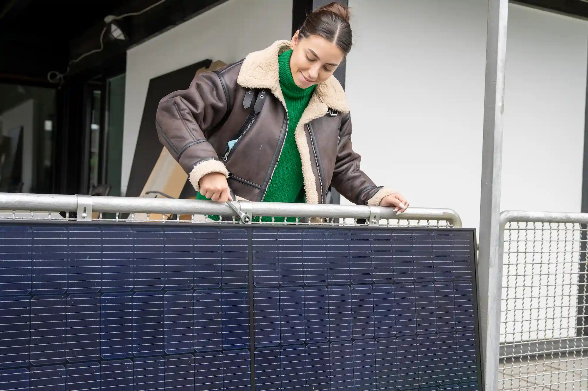 balkonkraftwerk-kaufen-installieren-montage-strom-sparen-mietwohung-mieter-onlineshop-shop-solarisierershop-solarisandmore-hennef-rhein-siegkreis-köln-kraftwerk-balkon