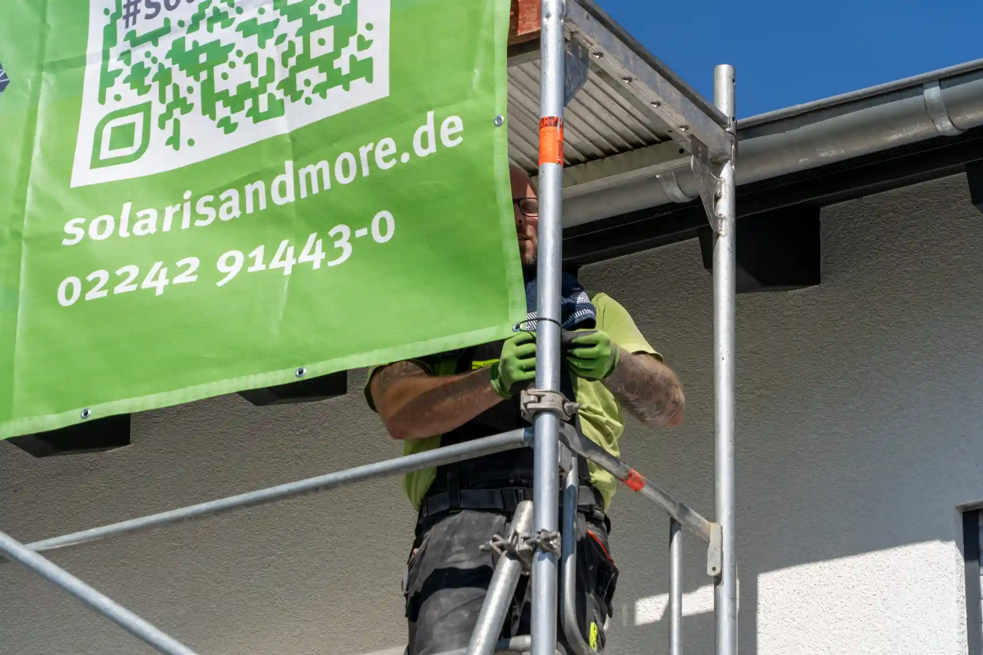 gerüstbau-in-Hennef-und-Umgebung-solarisandmore-gerüstbau-rheinsiegkreis-hennef-bonn-köln-gerüst-gerüstaufbau-gerüstabbau-gerüstverleih-bgkonform-bg-hängegerüst-