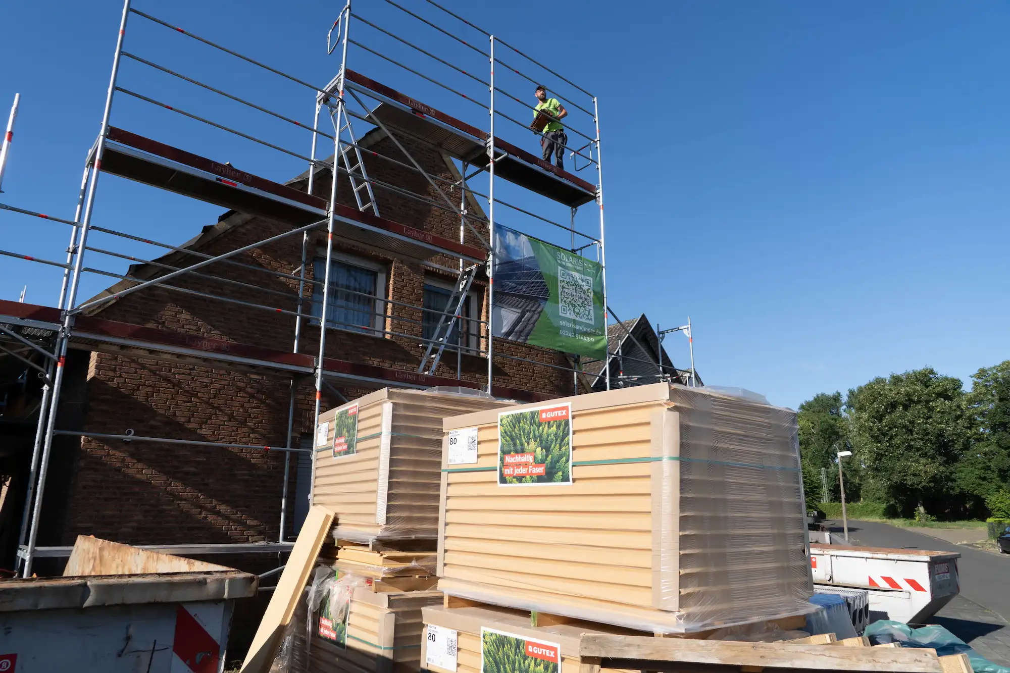dachsanierung-dachreperatur-Dachrenovierung-dachdämmung-dach-dämmen-Dachmodernisierung-dachsanieren-dachziegel-Asbestdach sanieren-Energetische-Dachsanierung